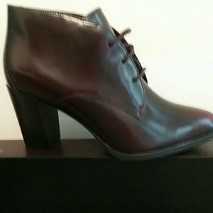 Brand new size 9 Clarks Kadri Alexa shoes